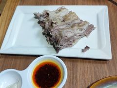 手抓羊肉半斤-贯贯吉·清真餐厅(浙江中路店)