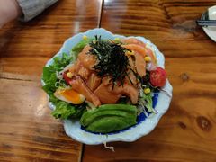 三文鱼牛油果沙拉-百步拉面