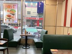 大堂-李先生牛肉面大王(营口大润发店)