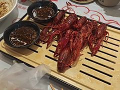 -肥肥虾庄·金牌油焖大虾(汉口城市广场店)