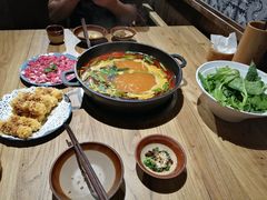 黄腊丁-野山舂·贵州现舂酸汤火锅(鸿通城店)