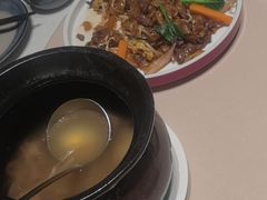 -八府香鸭·啫啫煲(华山路店)