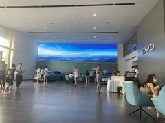 -比亚迪上海弘仁4S(杨浦店)