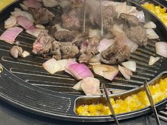 -山野的朋友露营炭火烤肉