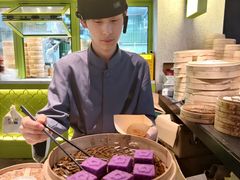 -瑞虹新天地月亮湾