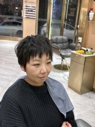 -一東造型烫发染发