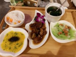 -卓玥国际月子会所(罗山路店)