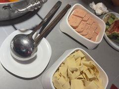 -宴全牛粤来越牛潮汕鲜牛肉火锅(海州万达广场店)