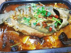 -老东镇啤酒屋海鲜加工·蒸汽海鲜·海鲜烧烤(台东店)