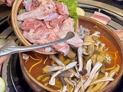 -阿山卓·野生菌火锅·纳西火塘烤肉