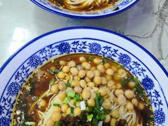 -渝之汇牛肉豌杂面