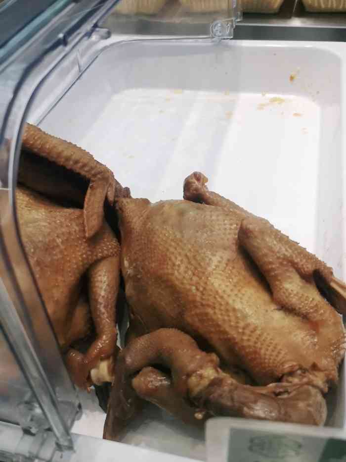 打分 每次经过都会买一只,手撕鸡超级好吃.店铺干净卫生.