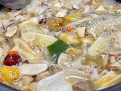-菌之家·专业纯野生菌火锅·特色炒菌