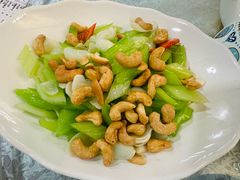 -汗腾格里·风味餐厅(新疆驻京办店)