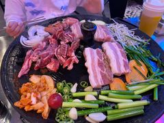 -豚豚家돈돈가韩国锅盖烤肉(新北万达店)