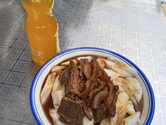 牛杂猪肠粉-燕燕美食·传统广式小吃