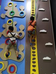 -蹦贝运动中心·蹦床·攀岩·闯关(龙岗店)