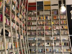 -钟书阁(松江泰晤士小镇店)