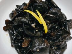 葱油芥辣老醋黑木耳-万龙洲海鲜(大兴绿地缤纷城店)