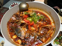 -刘姐啤酒鱼民族演艺餐厅(西街总店)
