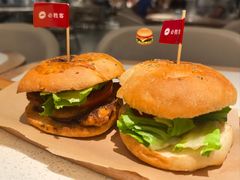 -必胜客(WOW阿罗海店)