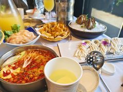 -泓炙颐凤鲜海鲜火锅料理(桐乡店)