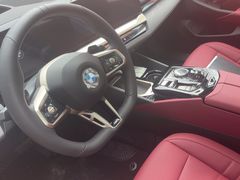 -上海宝信宝马4S店