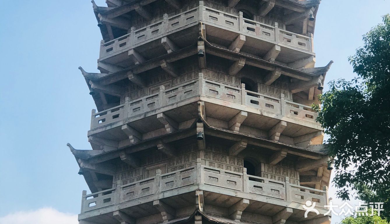 据说很“灵”的小镇古寺