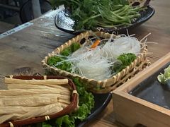 -湊湊火锅·茶憩(杭州湖滨银泰in77店)