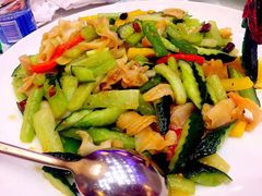 黄瓜炒海螺片-麒麟中餐厅·经典粤菜·地道菜式老字号(广州长隆酒店)