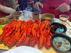 -肥肥虾庄·金牌油焖大虾(沙湖店)