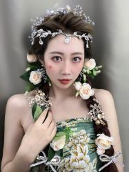 点击看大图 -爱伊人婚纱礼服美妆馆