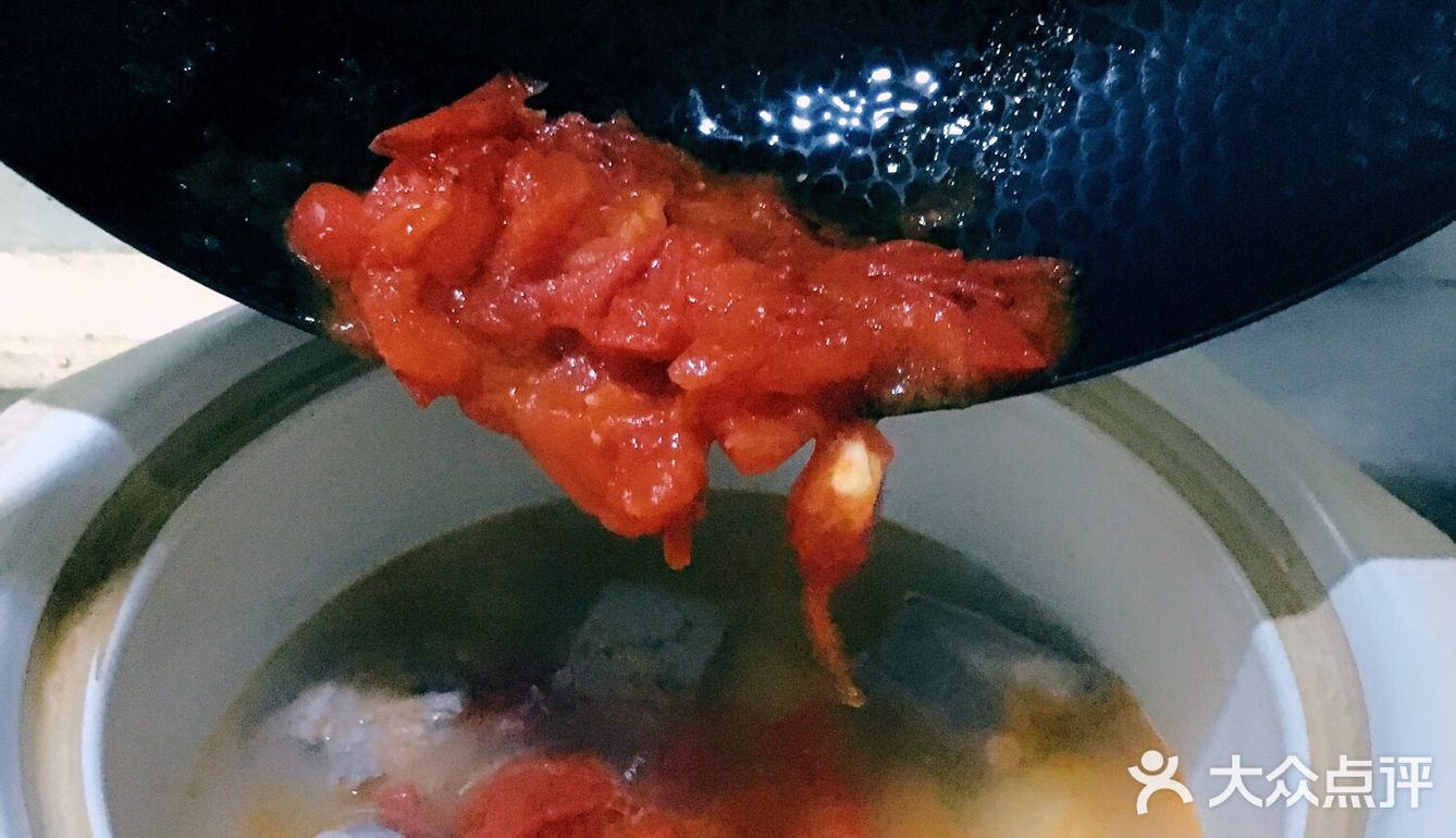 口感酸甜，营养丰富的滋补养生汤—番茄土豆排骨汤