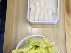 -鲁员外地锅鸡地锅鱼(古墩路店)