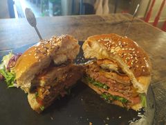 -HIGH FIVE哈福手工汉堡(桂林路店)