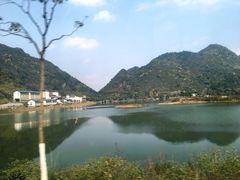 -英德宝晶宫天鹅湖茶语温泉