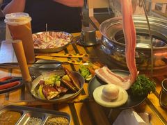 -叽叽扎扎烤肉场(生态城万达店)
