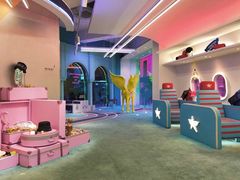 -LINE FRIENDS Garosu-gil Flagship Store