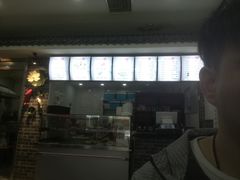 前台-正宗张记包子(河北宇萃里总店)