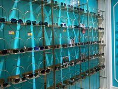 -英伦眼镜蔡司依视路折扣店(通州万达店)