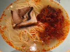 辣肉焖蹄面-沈大成(南京东路店)