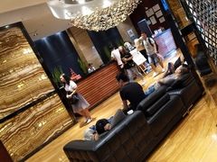 -武汉光谷广场杨家湾地铁站怡程酒店