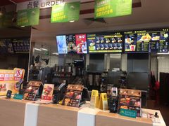 -麦当劳(展览路店)