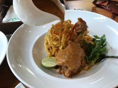 -Chom Cafe and Restaurant