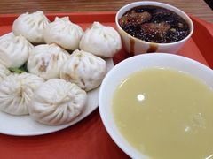 猪肉三鲜包子+猪肉大葱包子+鲜虾仁包子+炒肝+小米粥-庆丰包子铺(西单店)