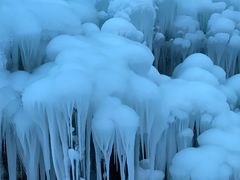 -大平台龙居瀑布旅游区