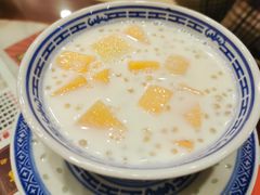芒果椰汁西米露-广信牛奶甜品世家(台东店)