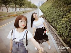 -南京眼步行桥