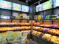 面包甜点陈列柜-盛文甘栗(中华大街店)