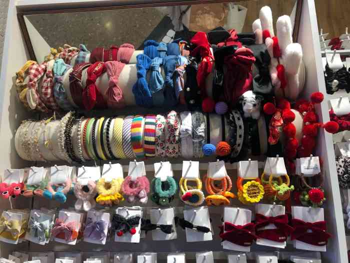 畹町(百联中环购物广场店)-"在中环百联看电影于是逛到了这家店,在b1.